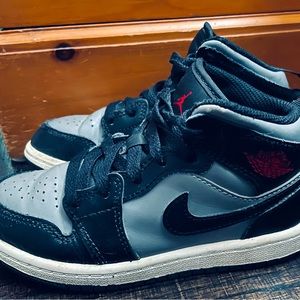 Boys Air Jordan I Mid